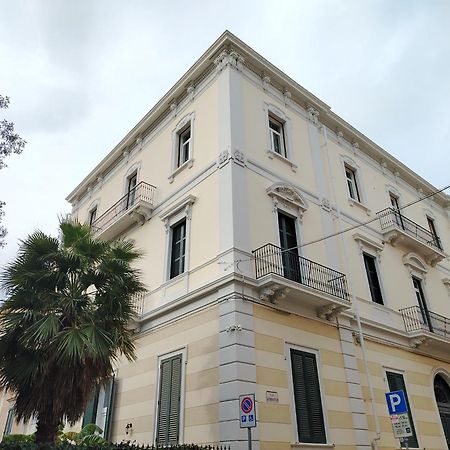 Palazzo Castellano Bed and Breakfast Lecce Exteriör bild