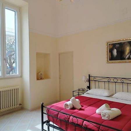 Palazzo Castellano Bed and Breakfast Lecce Exteriör bild